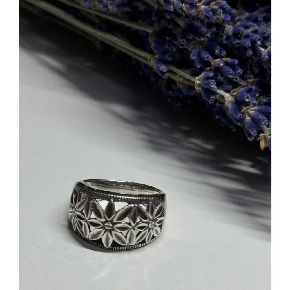 925 STERLING SILVER RING SIZE 7